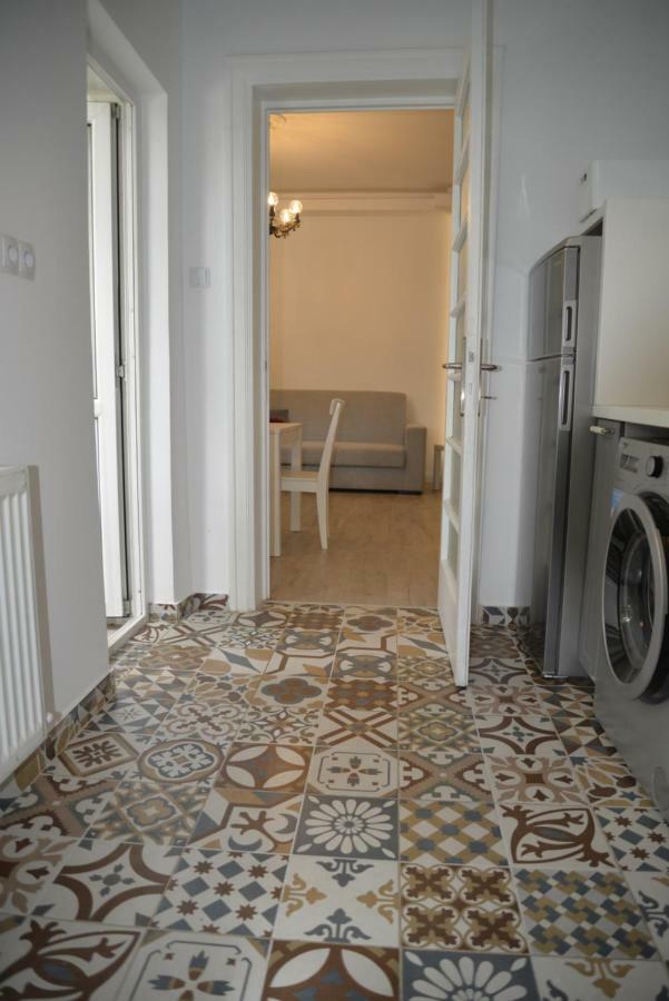 Appartement White Nights Of Old Town Bucarest Extérieur photo
