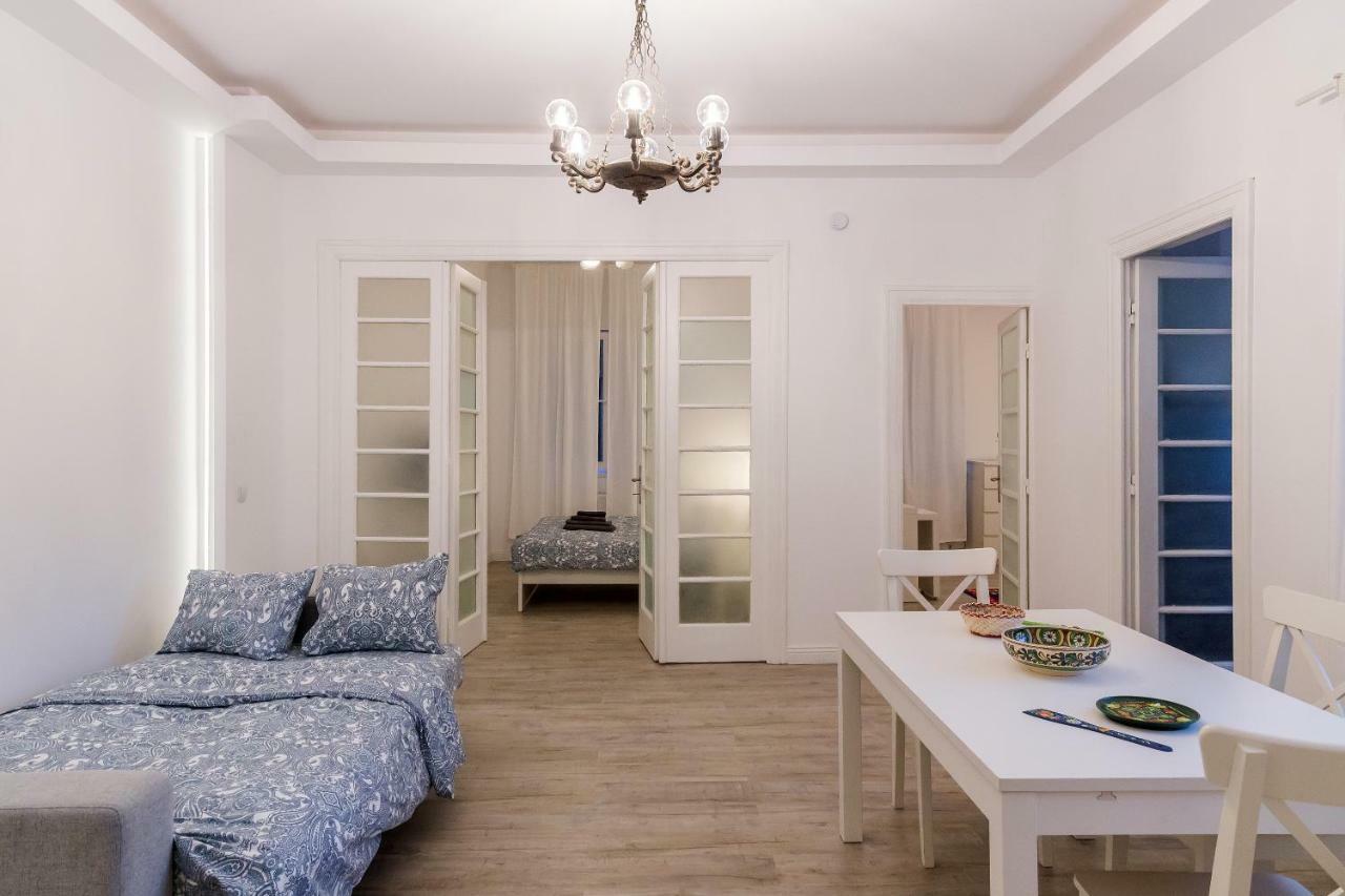 Appartement White Nights Of Old Town Bucarest Extérieur photo